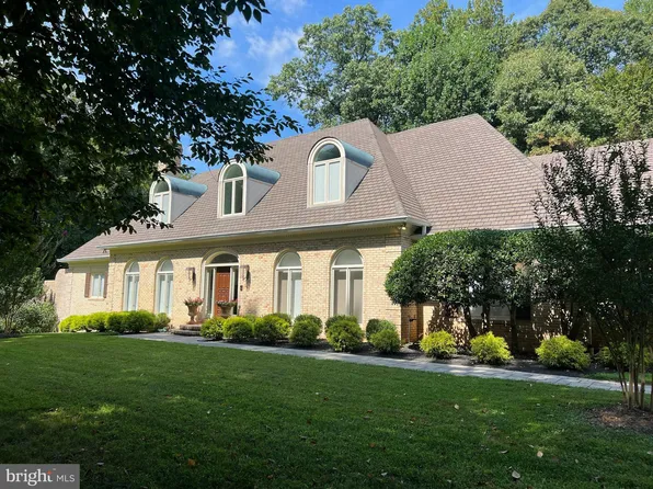 9464 Newbridge Dr, Rockville, MD 20854