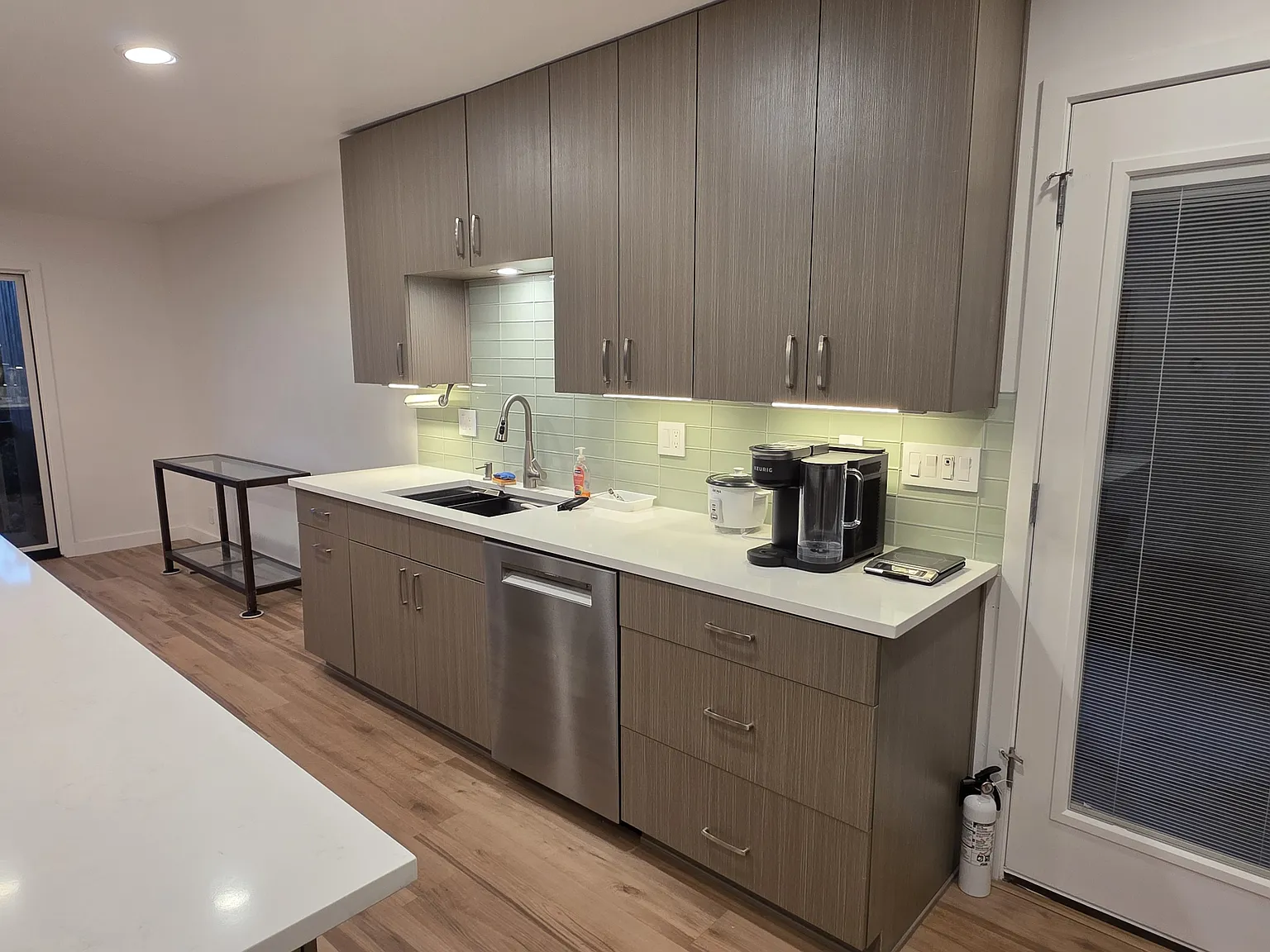 2 bed, 1.5 bath, 1300 sqft, $2,700 — Photo 4