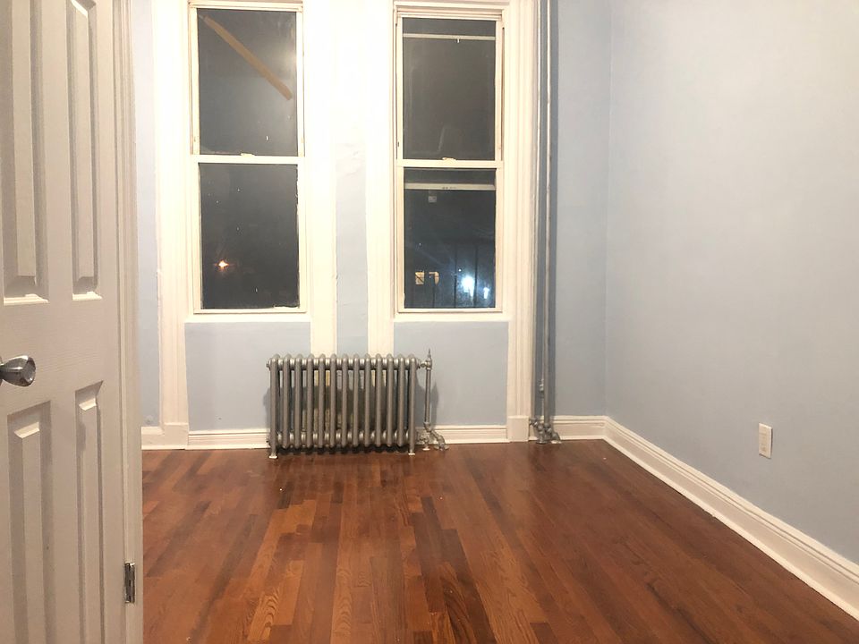 2nd image of 109 Hutton St #17E