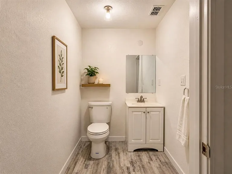 301 Clark St #2 — Photo 11