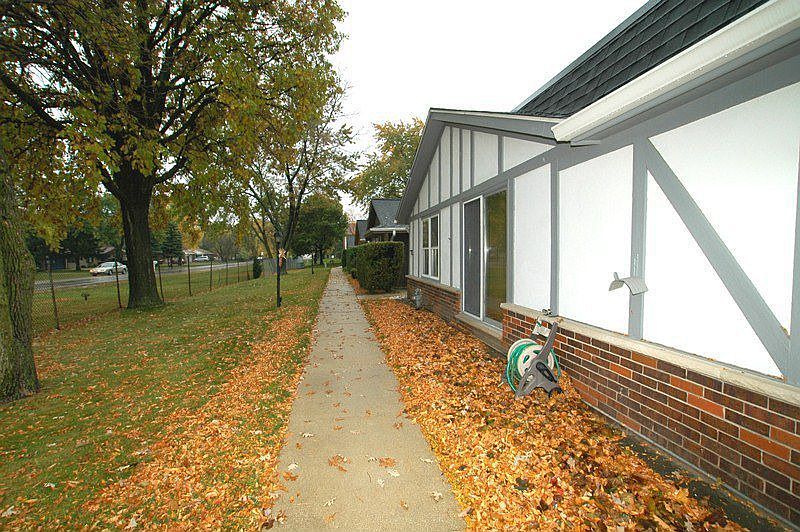 1st image of 5290 Woodbridge Ln S #5290