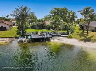 5739 SW 100th Ave, Fort Lauderdale, FL 33328
