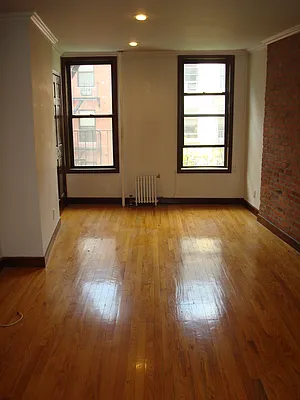 Rented by Metropolitan Equities | media 22