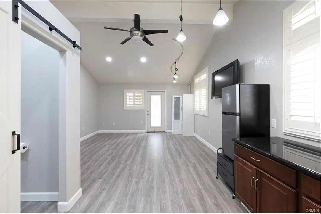 Studio, 375 sqft, $1,995 — Photo 1