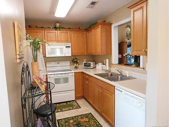 4th image of 2601 Parkwest Dr