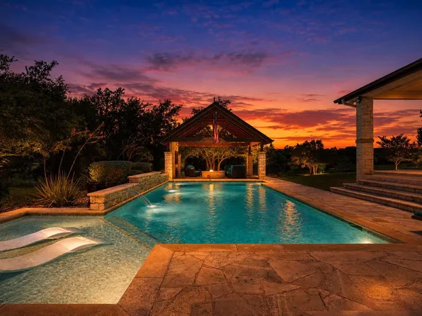 208 Hacienda Pl, Dripping Springs, TX 78620