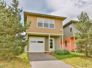 2871 Cottage Ln, Hood River, OR 97031