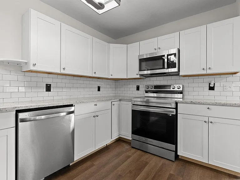 3919 Weldon Dr — Photo 10