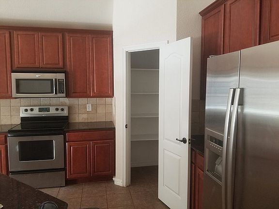 3rd image of 2246 Kaitlyn Dr