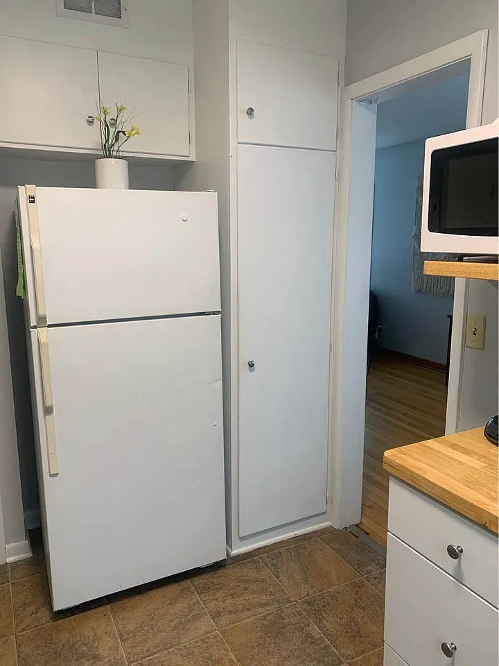 3 bed, 936 sqft, $2,100 — Photo 1