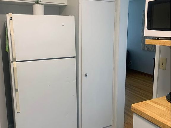 2nd image of 84 Olive Ct