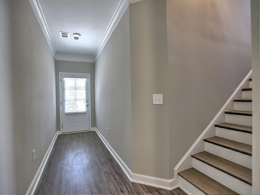 3 bed, 2.5 bath, 1805 sqft, $2,950 — Photo 3