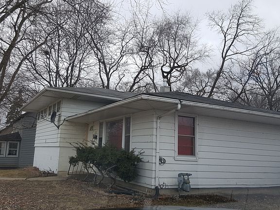 3rd image of 228 W Main St