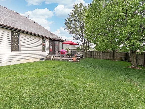 5th image of 361 Winterset Dr