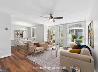 1600 Chimney House Rd #1600, Reston, VA 20190