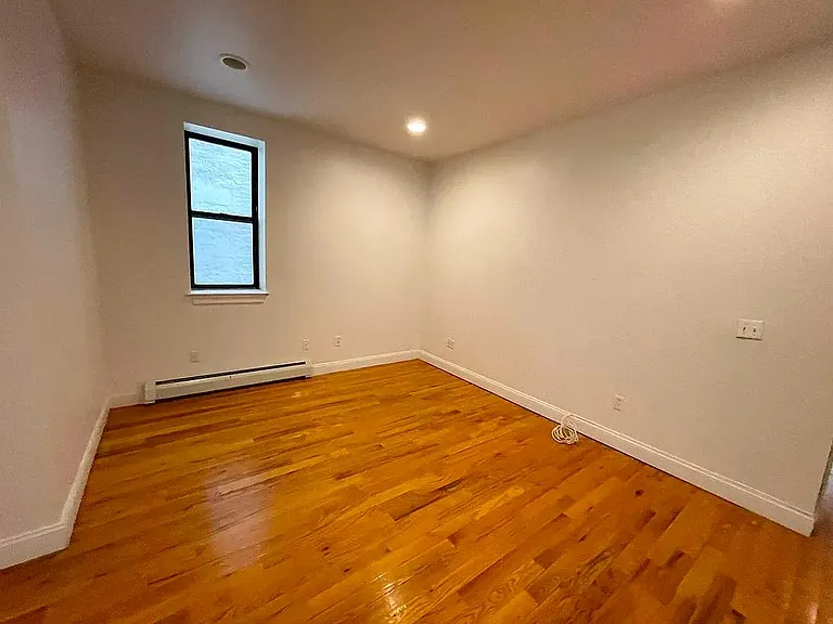 300 W 112th St #4A — Photo 4