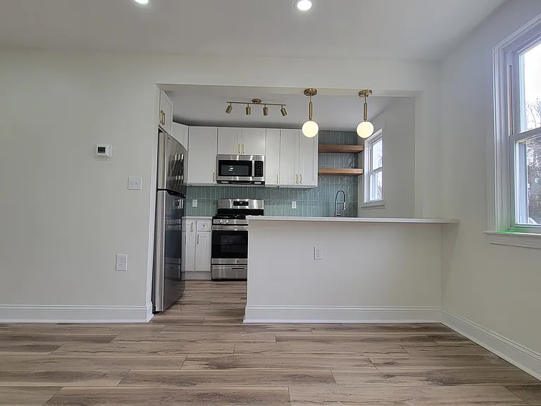 1108 Meridene Dr #2 — Photo 3