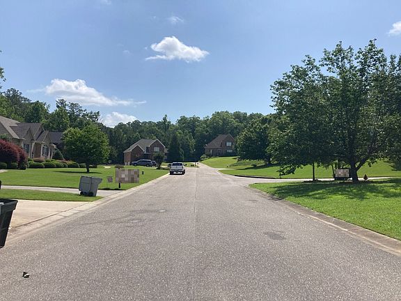 3rd image of 223 Briarwood Dr