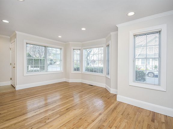 3rd image of 24 Pequot Ave #B