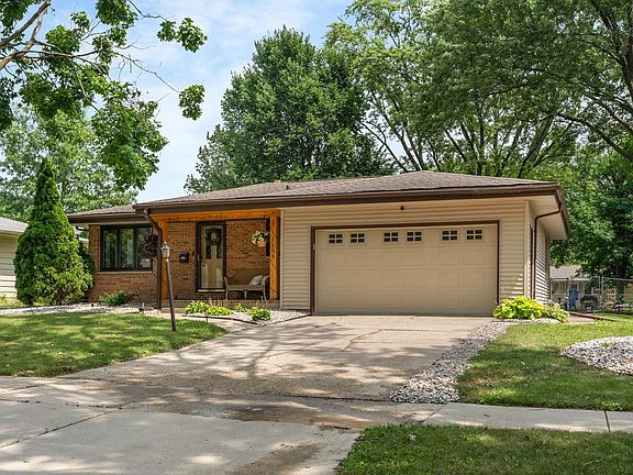2nd image of 1108 Erie DRIVE