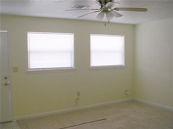2nd image of 913 Astoria Ave