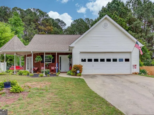302 Greenleaf Ct, Loganville, GA 30052