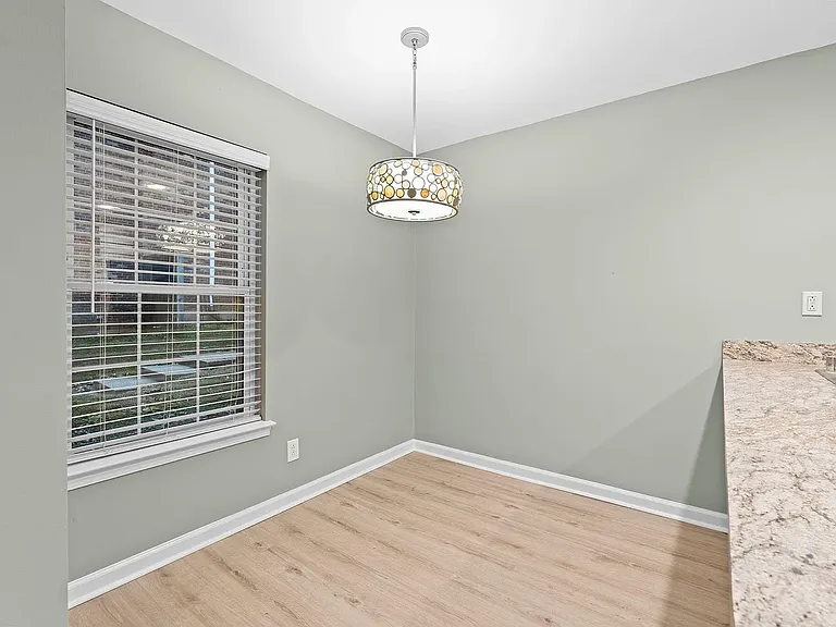 333 E 4th St #B10 — Photo 4