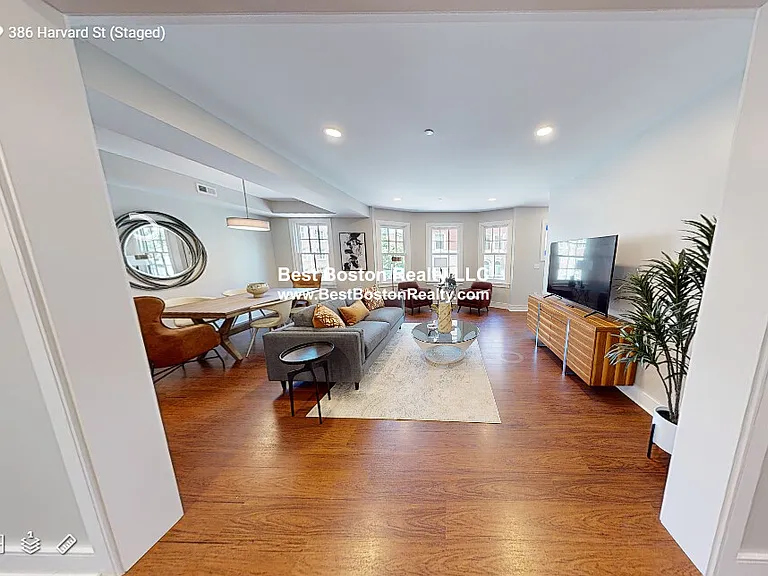 386 Harvard St — Photo 2