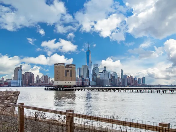 45 River Dr South image 29 of 32