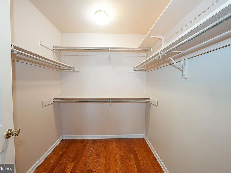 1099 Armstrong Ct — Photo 29