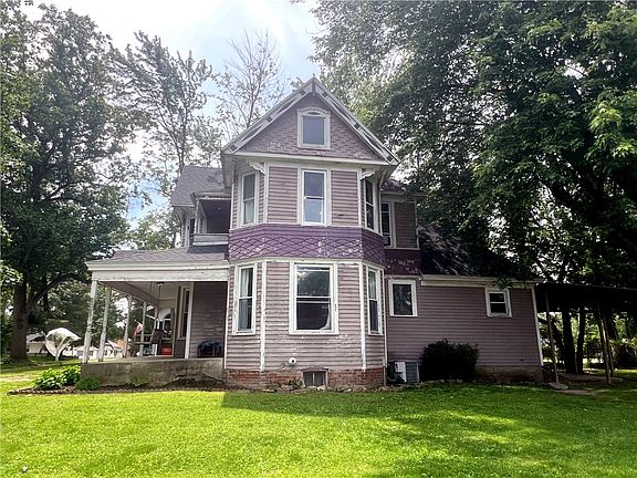 3rd image of 229 N 1st St