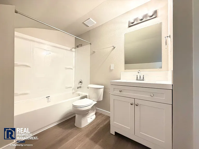 Hallassan Investments - Woo - 204-212 — Photo 26