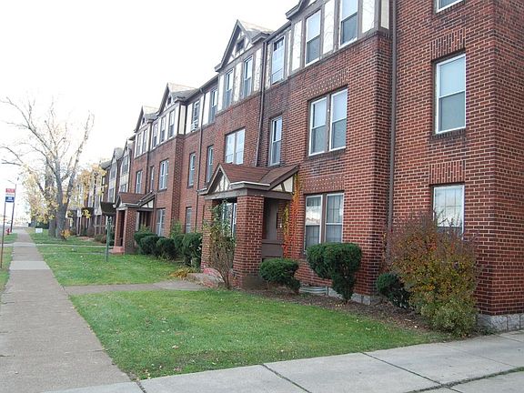 3rd image of 1034 Kenmore Ave APT 10