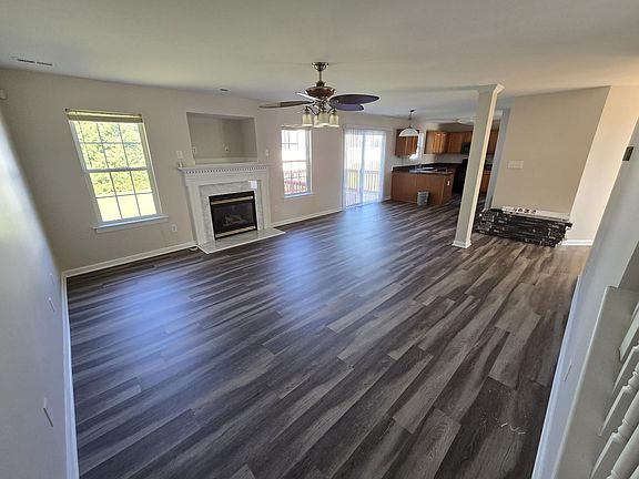 5th image of 1300 Woodside Mews