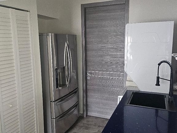 5th image of 426 SW 4th Ave #4