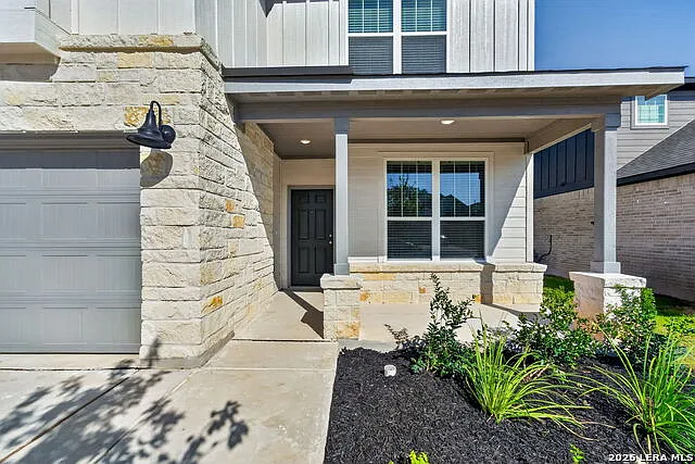 5 bed, 3.0 bath, 2466 sqft, $2,750 — Photo 2