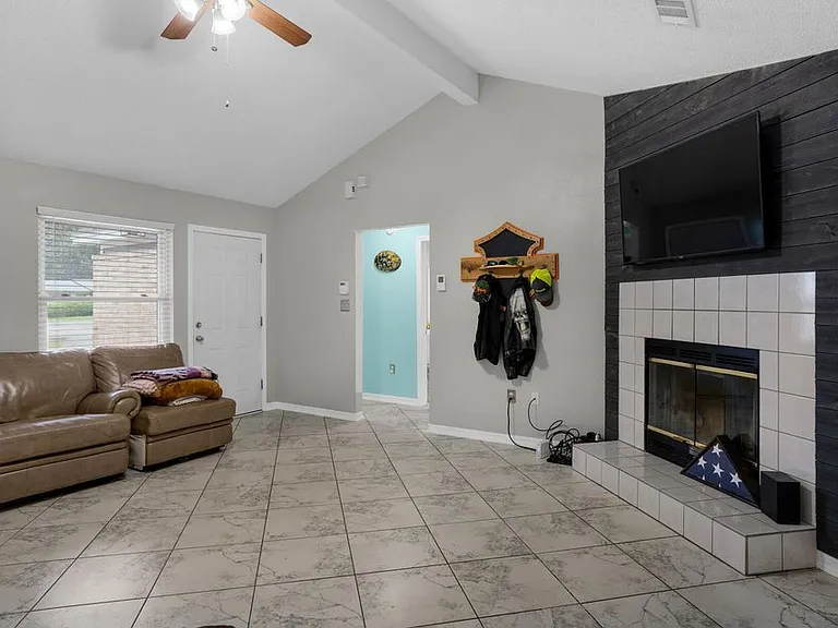 318 Pelham Rd — Photo 6