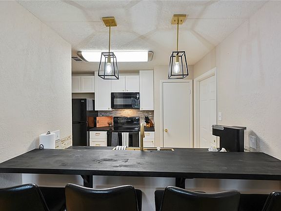 5th image of 3011 Bluestem Dr