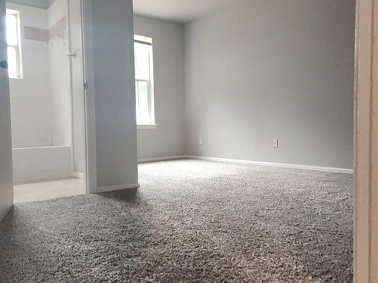 5929 S Regina Ave — Photo 4