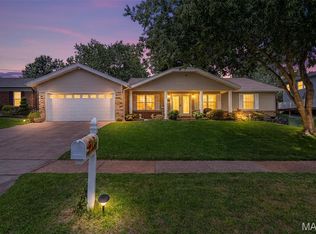 7207 Emerald Hill Ct, Saint Louis, MO 63129