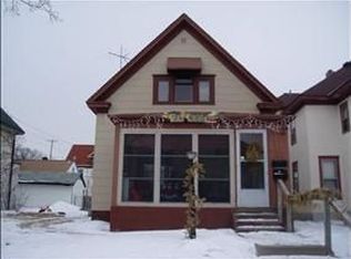 907 22nd Ave NE, Minneapolis, MN 55418