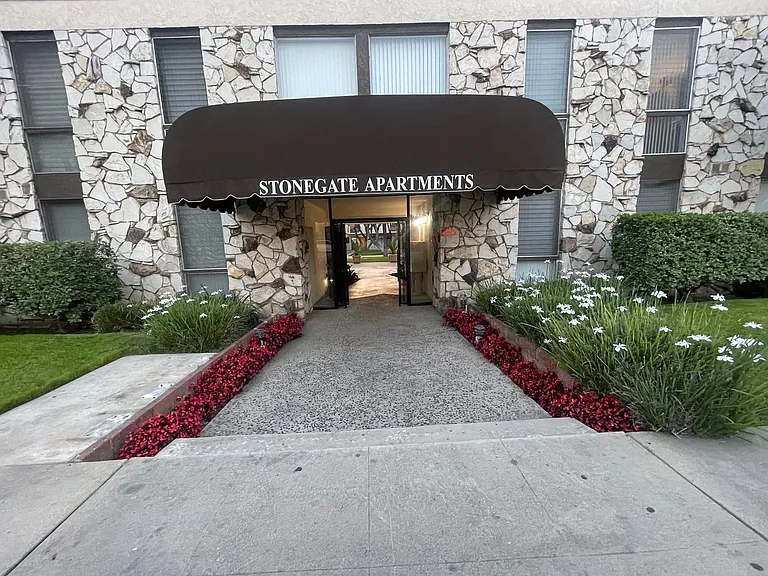 Stone Gate Apartments — Photo 75