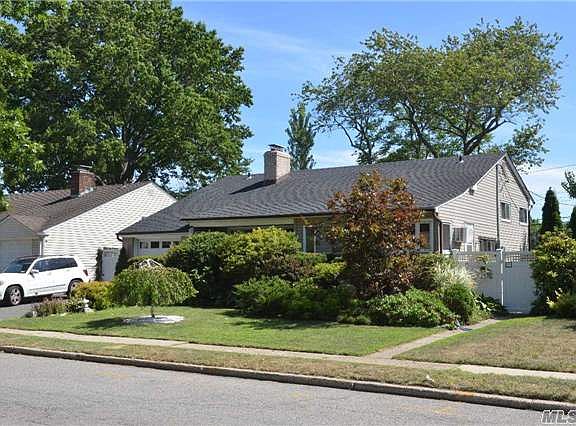 2nd image of 3800 Dianne St