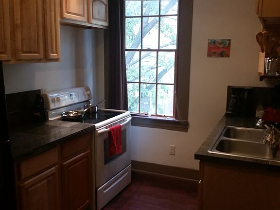 2nd image of 212 Orchard St #3
