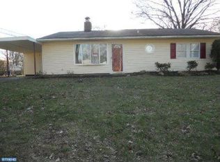 49 Orchard Ln, Levittown, PA 19055