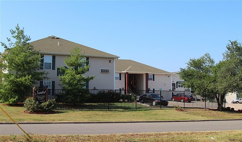 Crestwood Apartments/Extend Stay