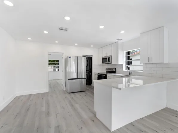 488 NW 2nd Ter, Deerfield Beach, FL 33441