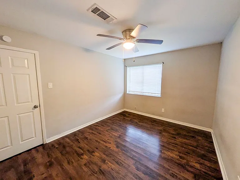 460 Belvedere Dr — Photo 17