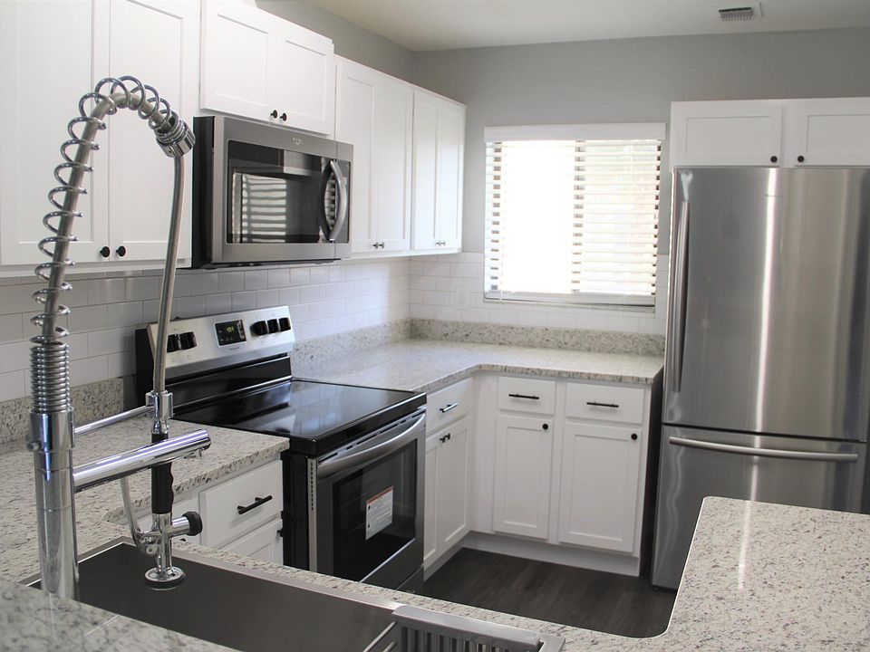1st image of 2481 Harbour Way
