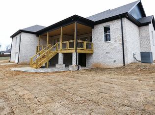 105 Crest Loop Rd, Clanton, AL 35045